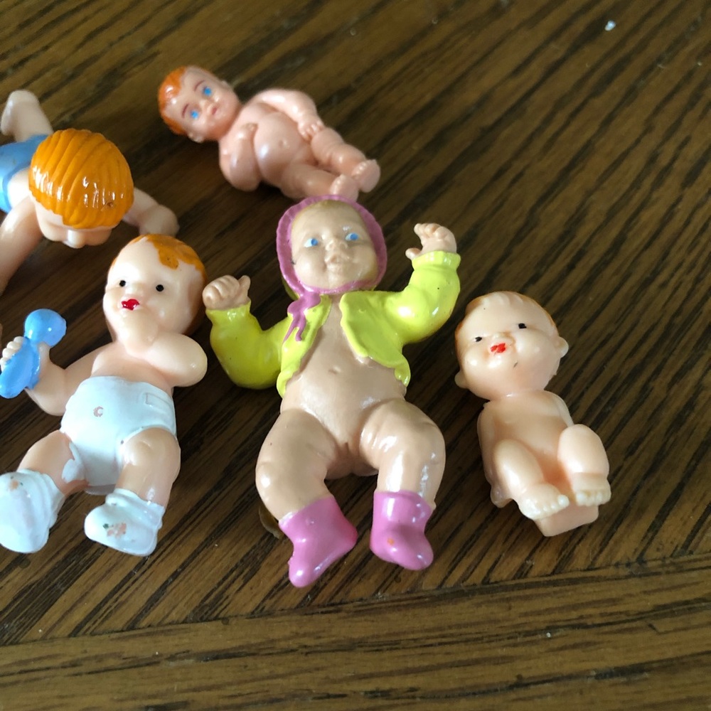Assorted Dollhouse Babies - Picture 4 of 6